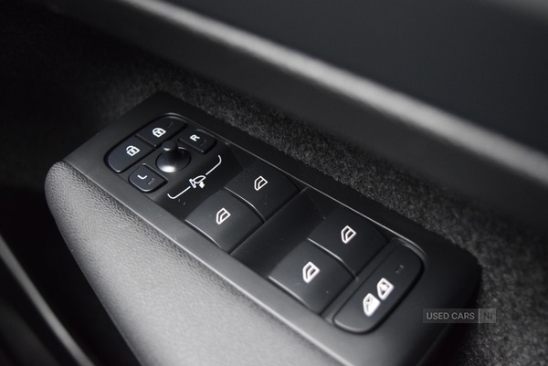 Used Volvo XC40 2025 for sale - 76585807: Photo 29