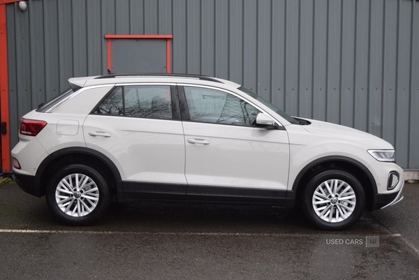 Used Volkswagen T-Roc 2023 for sale - 76551573: Photo 2