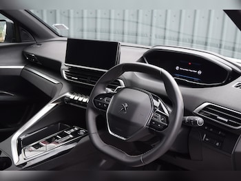 Used Peugeot 5008 2023 for sale - 75697826: Photo