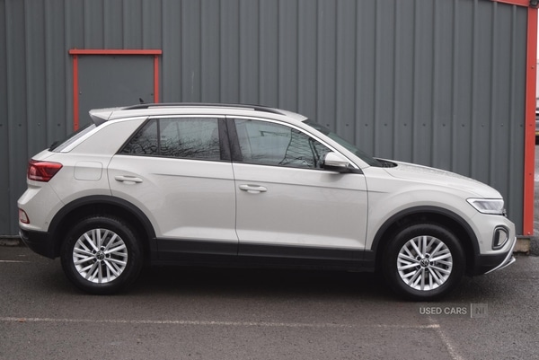 Used Volkswagen T-Roc 2023 for sale - 77030380: Photo 2