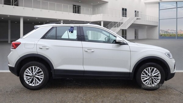 Used Volkswagen T-Roc 2023 for sale - 76308643: Photo 2