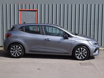 Used Renault Clio 2023 for sale - 78385090: Photo