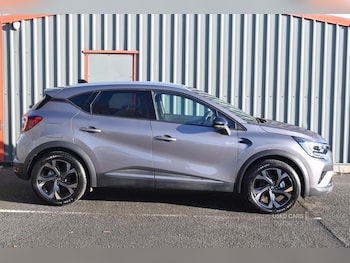 Used Renault Captur 2023 for sale - 76998433: Photo