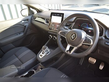 Used Renault Captur 2023 for sale - 76998433: Photo