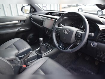 Used Toyota Hilux 2023 for sale - 76998305: Photo
