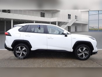 Used Toyota RAV4 2024 for sale - 76308621: Photo 2