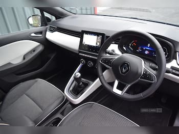 Used Renault Clio 2023 for sale - 79806825: Photo
