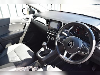 Used Renault Captur 2022 for sale - 79510093: Photo