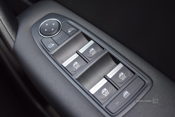 Used Renault Captur 2024 for sale - 76371925: Photo 29