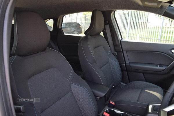 Used Renault Captur 2024 for sale - 76371925: Photo 30