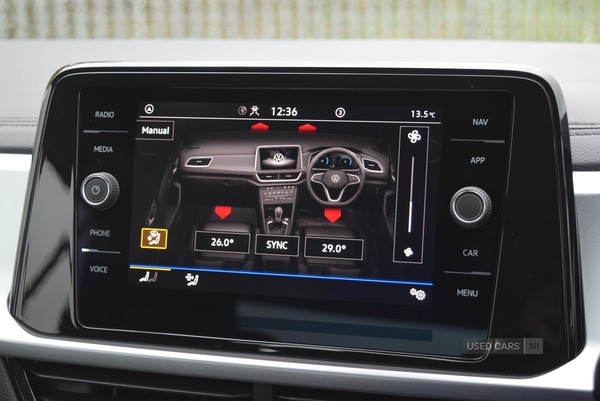 Used Volkswagen T-Roc 2023 for sale - 76690318: Photo 23