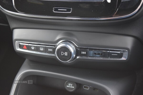 Used Volvo XC40 2023 for sale - 78205638: Photo 8