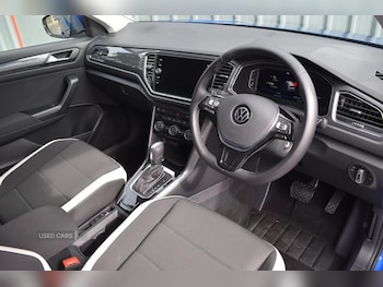 Used Volkswagen T-Roc 2021 for sale - 76803212: Photo