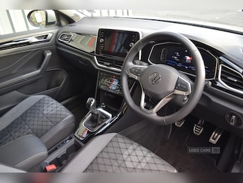 Used Volkswagen T-Roc 2024 for sale - 76802575: Photo