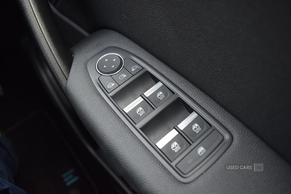 Used Renault Captur 2024 for sale - 76937034: Photo 30