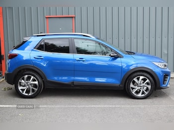 Used Kia Stonic 2022 for sale - 76308647: Photo 2