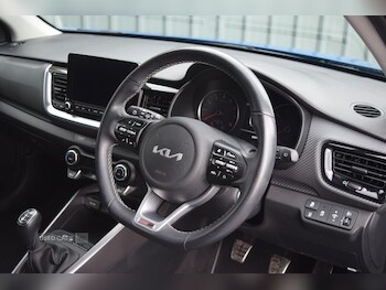 Used Kia Stonic 2022 for sale - 76308647: Photo 3