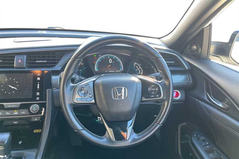Used Honda Civic 2018 for sale - 78216032: Photo 13