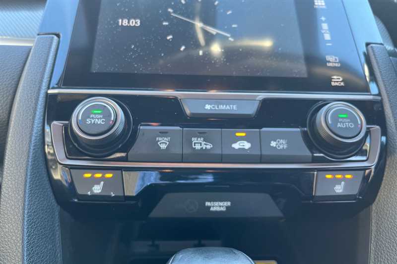 Used Honda Civic 2018 for sale - 78216032: Photo 16