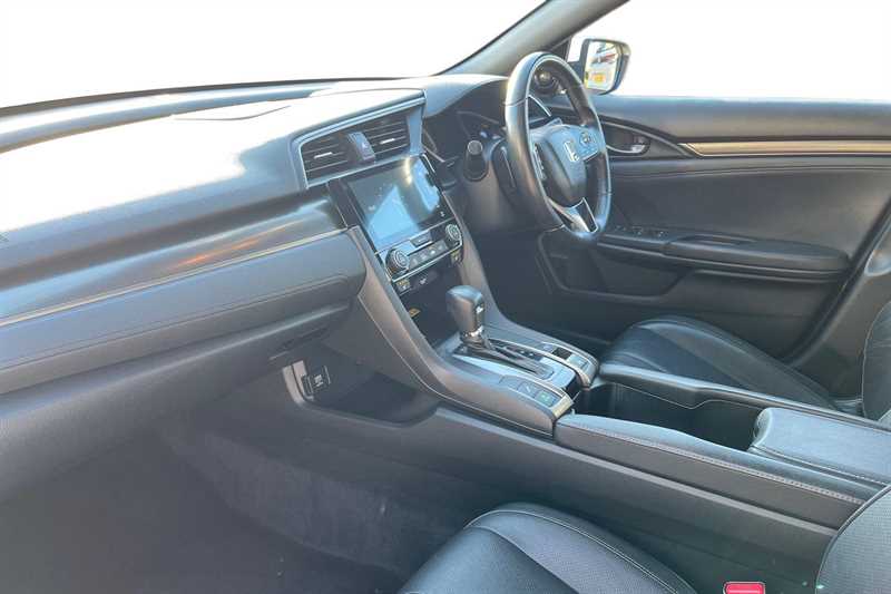 Used Honda Civic 2018 for sale - 78216032: Photo 2