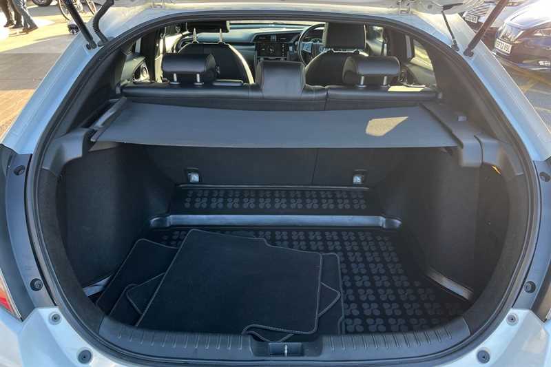 Used Honda Civic 2018 for sale - 78216032: Photo 20