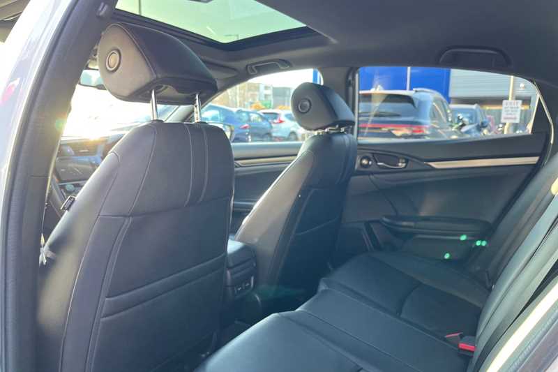 Used Honda Civic 2018 for sale - 78216032: Photo 29