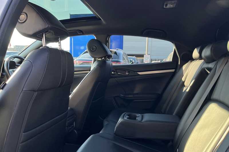 Used Honda Civic 2018 for sale - 78216032: Photo 31