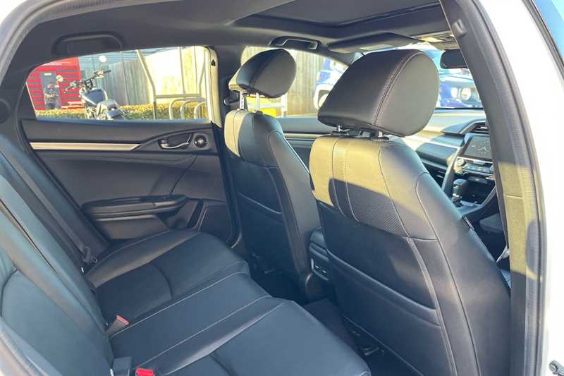 Used Honda Civic 2018 for sale - 78216032: Photo 40