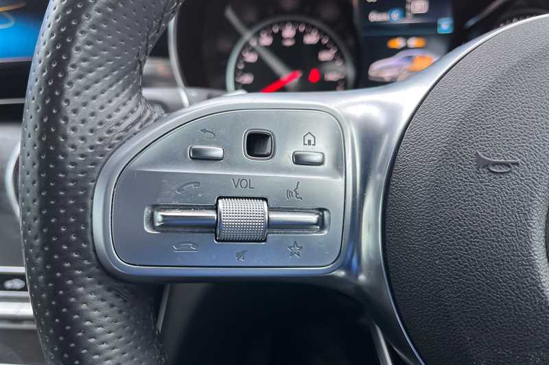 Used Mercedes-Benz C Class 2019 for sale - 76915285: Photo 17