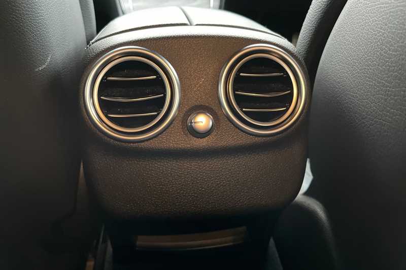 Used Mercedes-Benz C Class 2019 for sale - 76915285: Photo 33