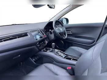 Used Honda HR-V 2017 for sale - 79488191: Photo