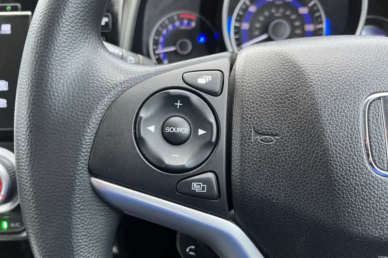 Used Honda Jazz 2018 for sale - 76826942: Photo 17