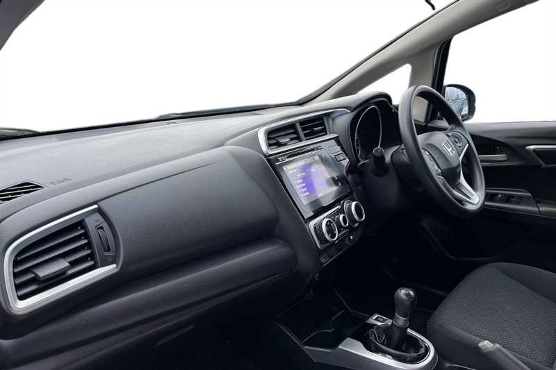 Used Honda Jazz 2018 for sale - 76826942: Photo 2