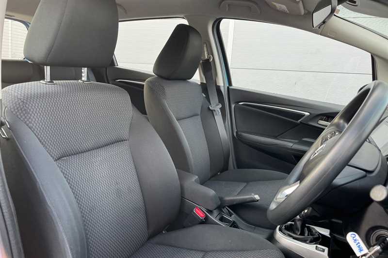 Used Honda Jazz 2018 for sale - 76826942: Photo 30