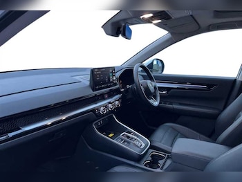 Used Honda CR-V 2024 for sale - 77164300: Photo