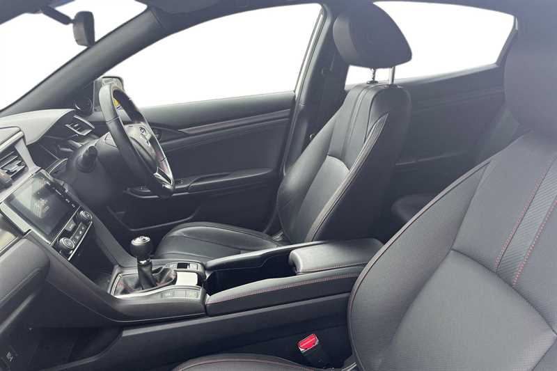 Used Honda Civic 2021 for sale - 76717688: Photo 2