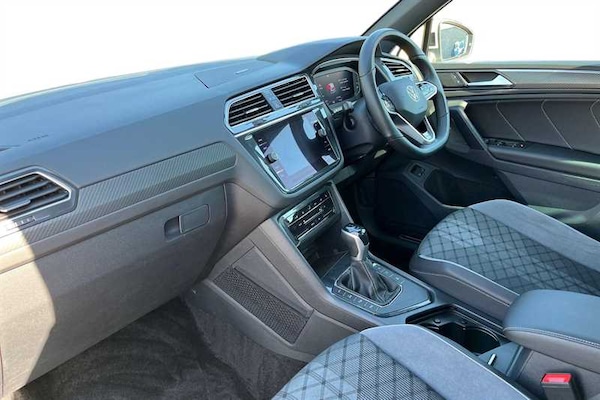 Used Volkswagen Tiguan 2023 for sale - 75648797: Photo 2