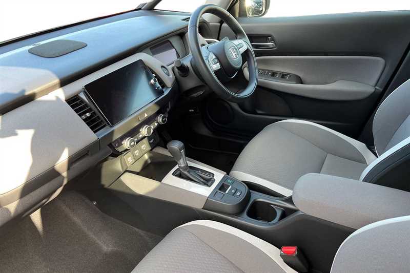 Used Honda Jazz 2021 for sale - 76112592: Photo 2