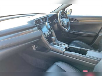 Used Honda Civic 2018 for sale - 77894104: Photo