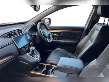 Used Honda CR-V 2018 for sale - 76155120: Photo