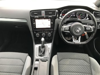 Used Volkswagen Golf 2019 for sale - 76673599: Photo