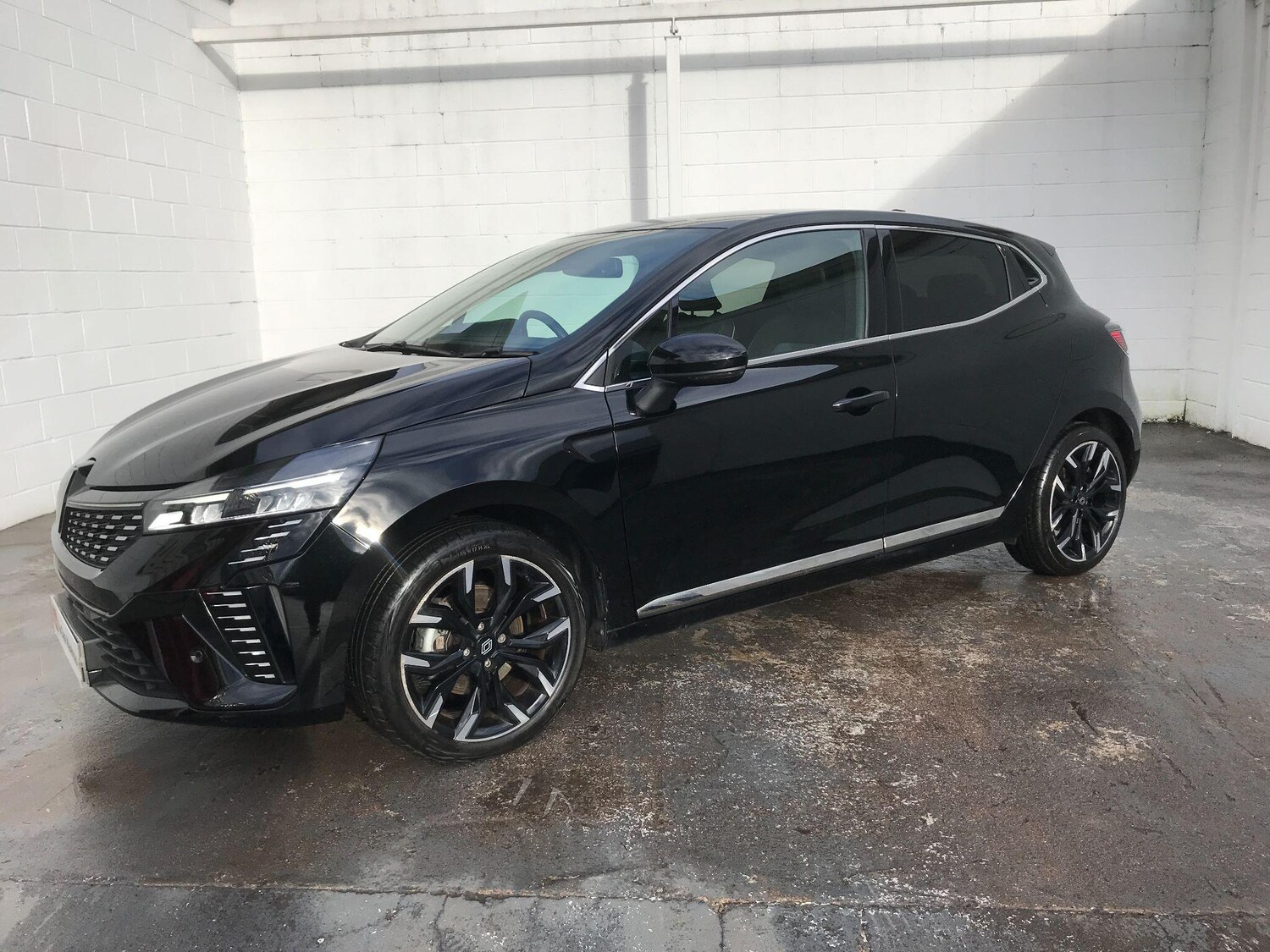 Used Renault Clio 2025 for sale - 77501711: Photo 8