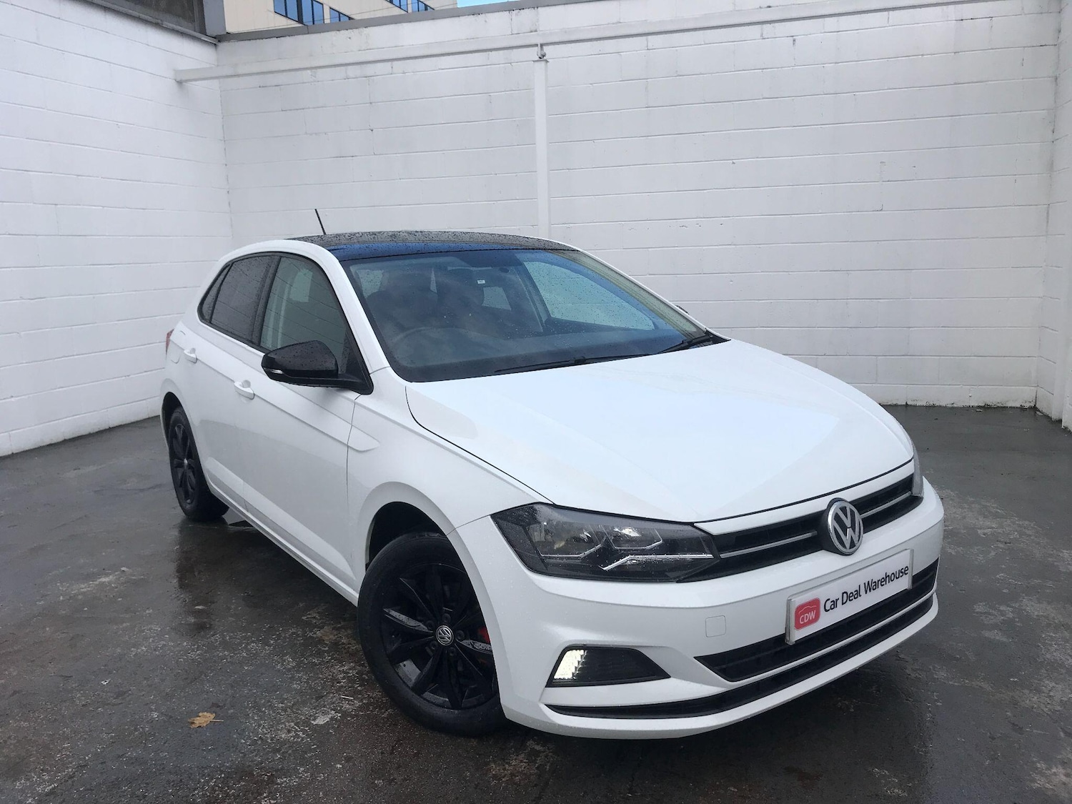 Used Volkswagen Polo 2018 for sale - 76449480: Photo 1
