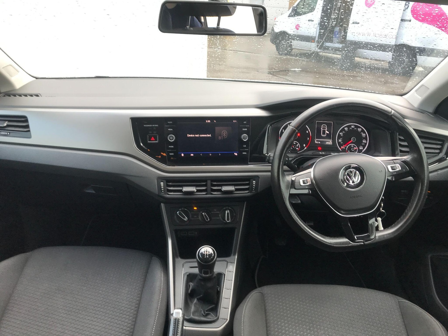 Used Volkswagen Polo 2018 for sale - 76449480: Photo 2