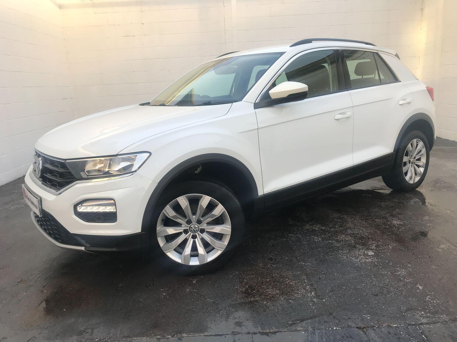 Used Volkswagen T-Roc 2018 for sale - 76762275: Photo 8