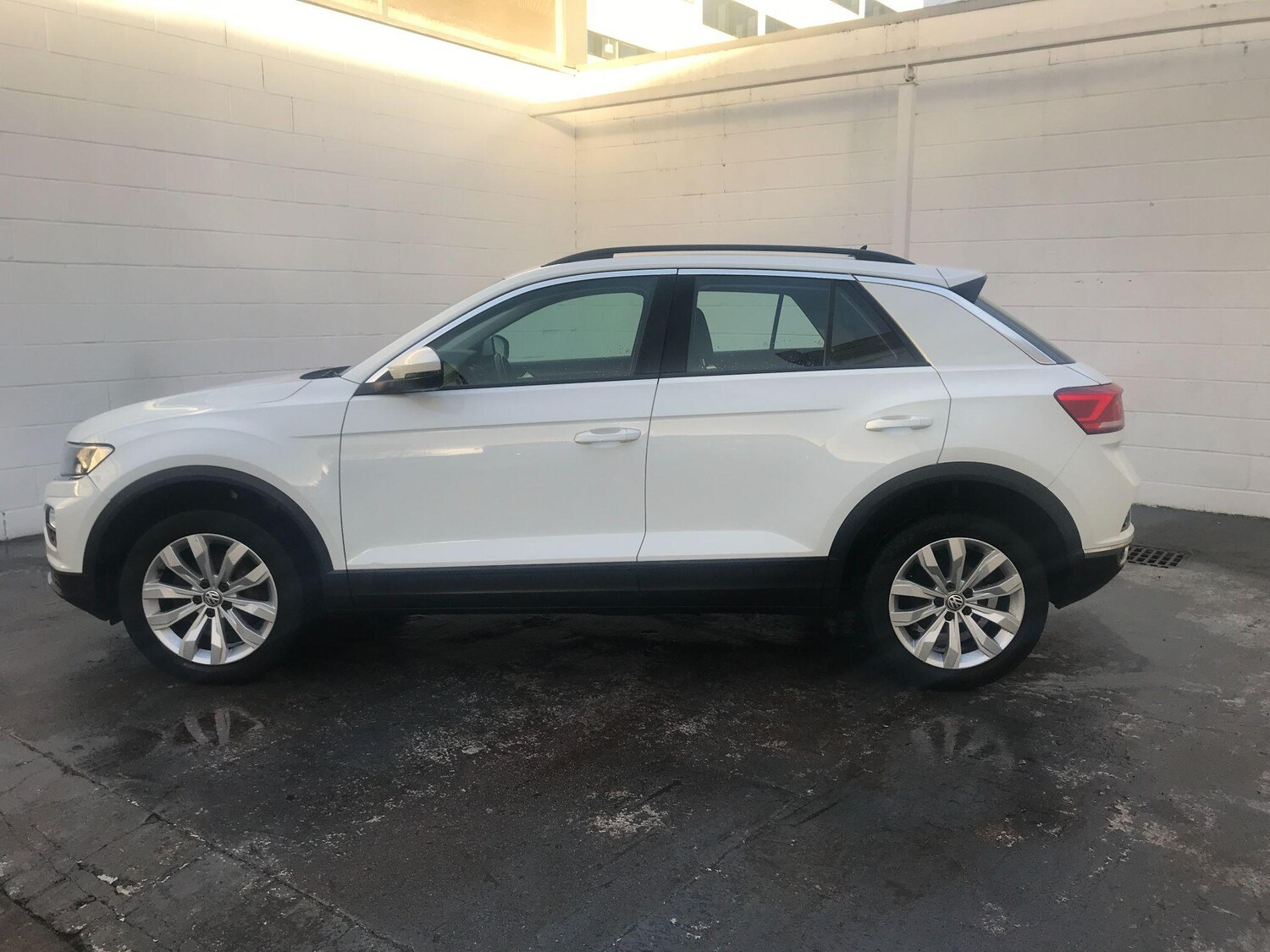 Used Volkswagen T-Roc 2018 for sale - 76762275: Photo 9