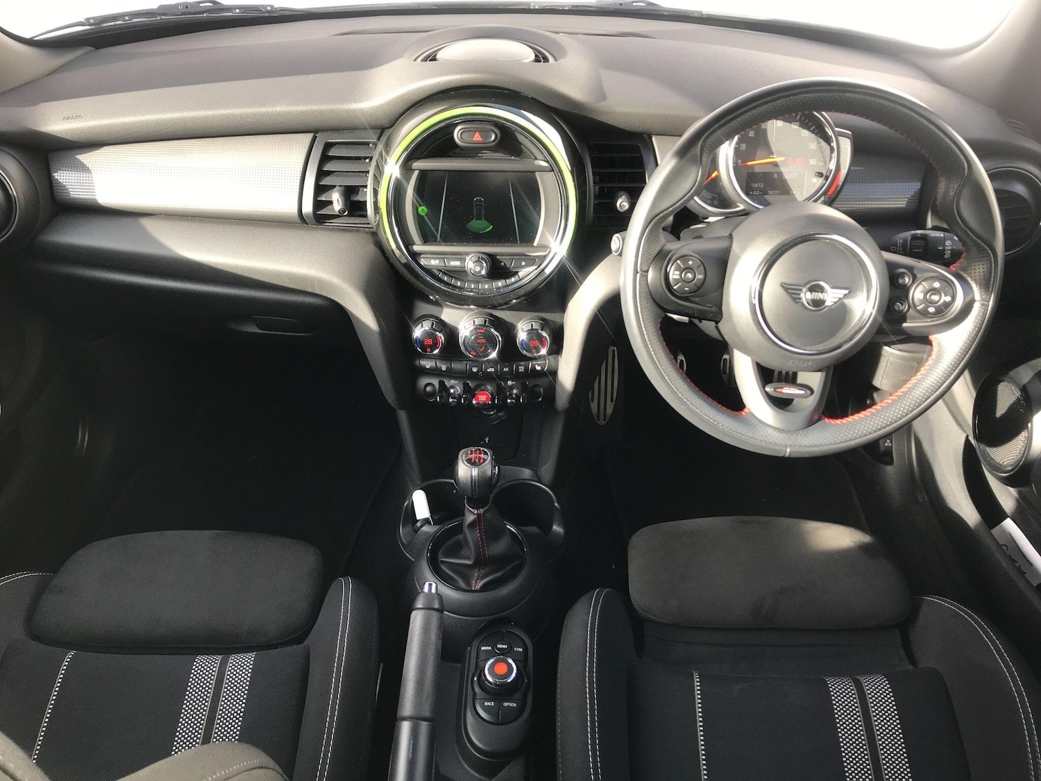 Used MINI Hatch 2020 for sale - 77603641: Photo 2