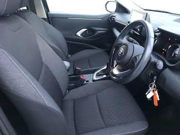 Used Toyota Yaris 2022 for sale - 76693275: Photo