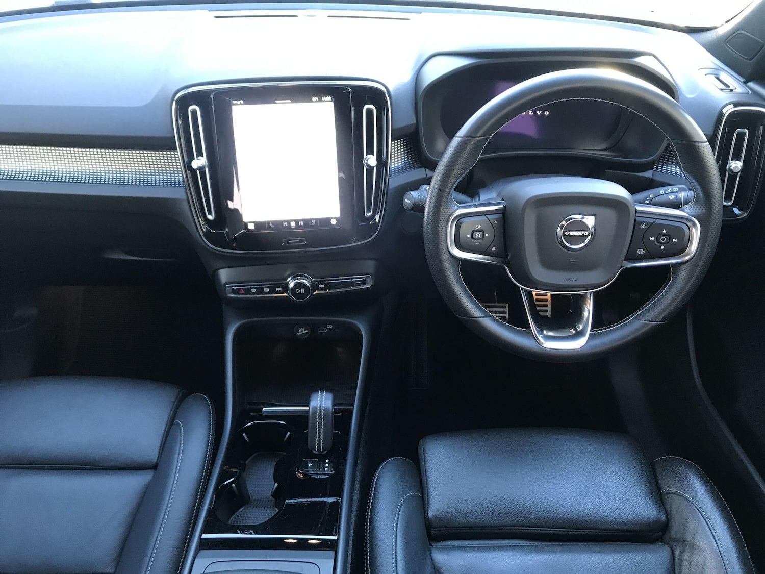 Used Volvo XC40 2021 for sale - 77136046: Photo 3