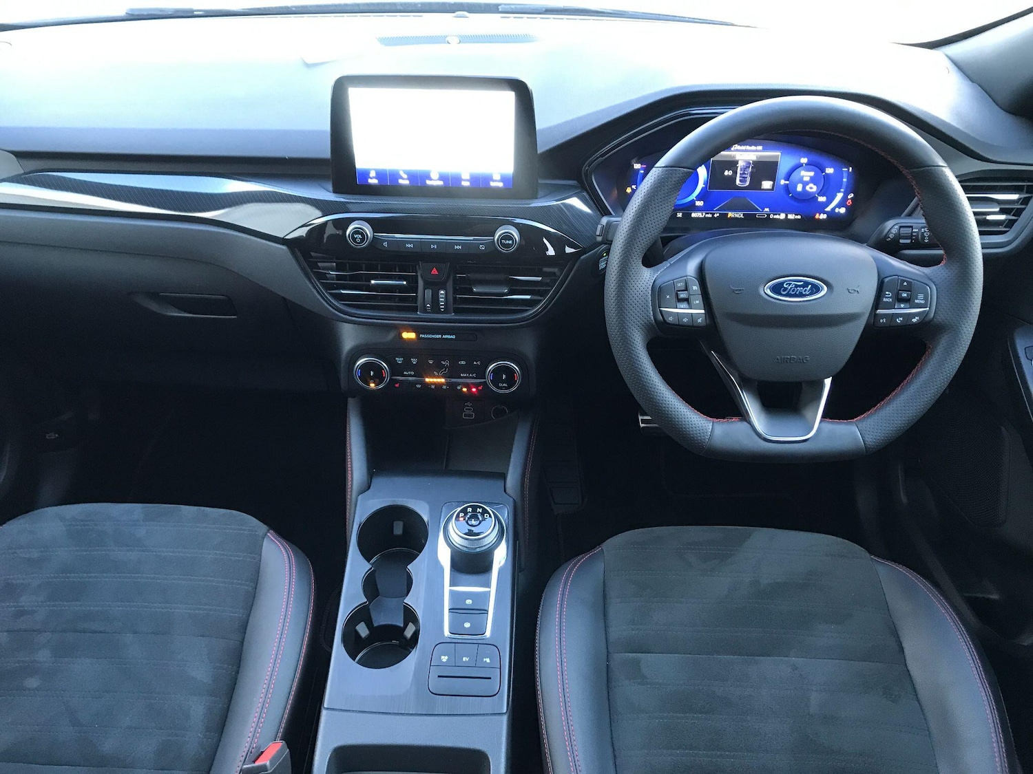 Used Ford Kuga 2023 for sale - 77568616: Photo 2